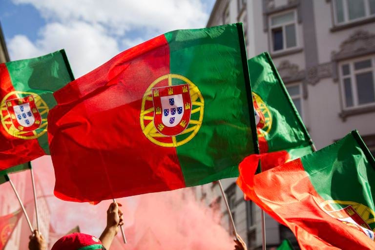 35-golden-visa-investors-sue-portugals-aima-amid-excessive-permit-delays.jpg